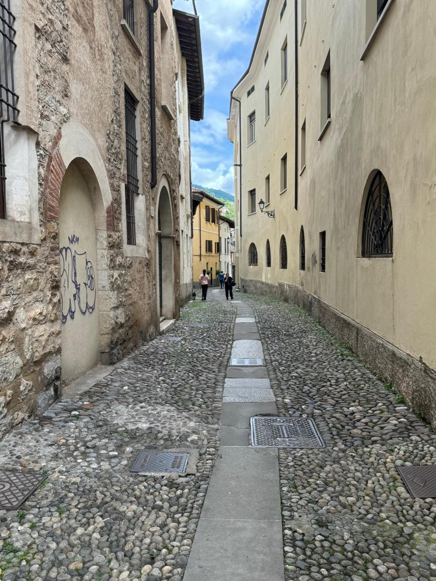 Dimora Legnazzi_A Gem In The Heart Of Brescia Apartment Exterior photo